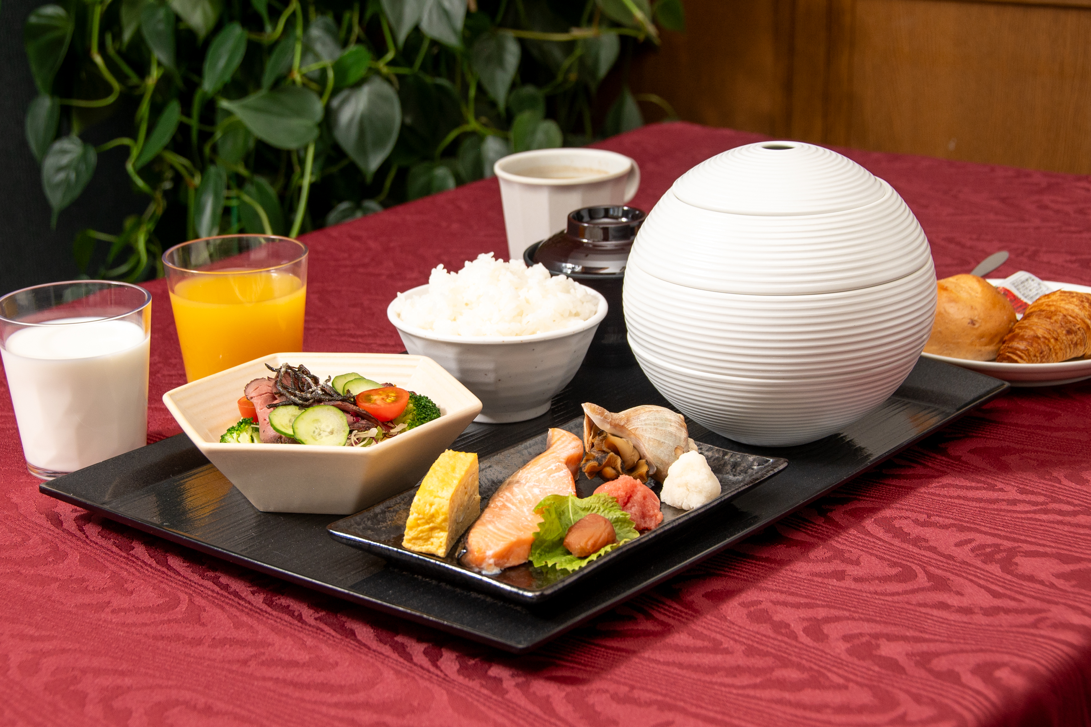 朝食